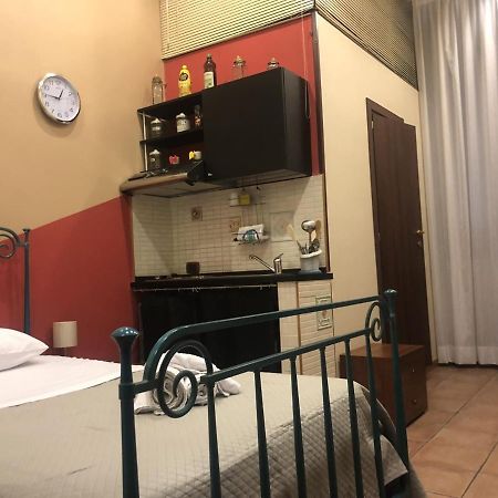 Hotel Roy Nel Cuore Di Napoli Exterior foto
